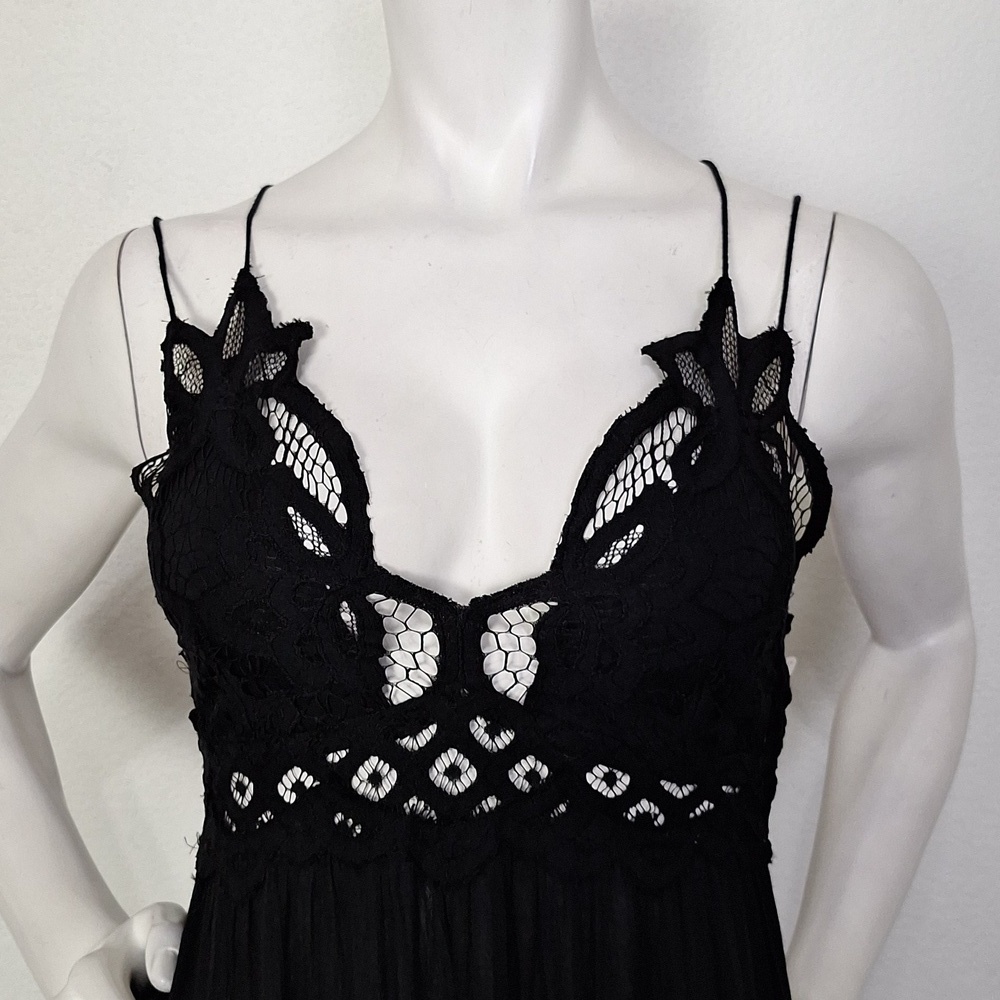 Free People "NEW" Black Adella Boho Whimsigoth Crochet Lace Slip Dress Size S - Picture 3 of 14